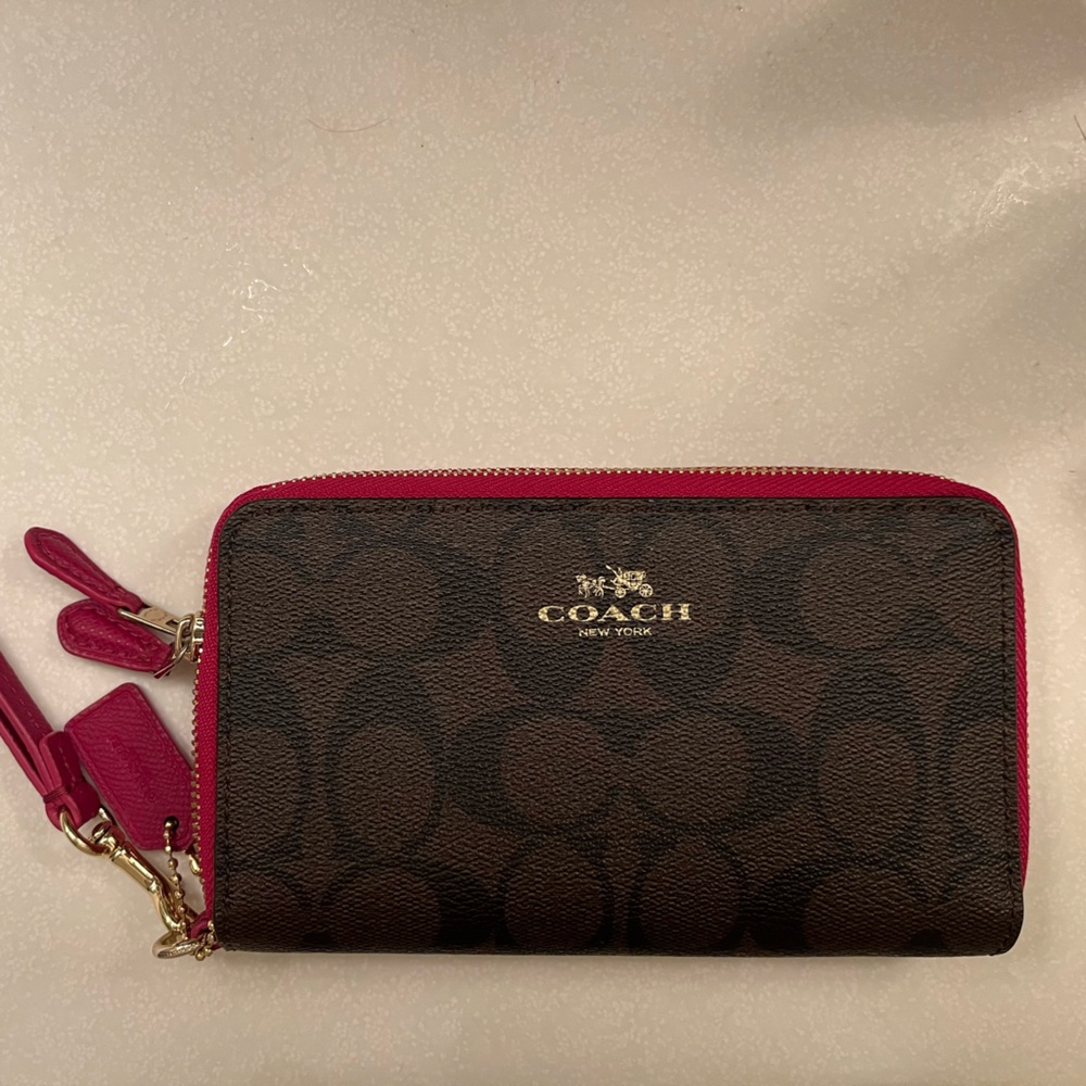 Coach Double Zip Wallet Signature Print w/Deep Magenta EUC double zip wristlet